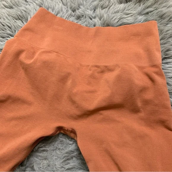 Women’s Small ALPHALETE AMPLIFY Mandarin Orange Seamless Scrunch Leggings - Picture 4 of 5